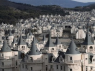 ဒစ္စနေးရဲတိုက်ပေါင်းရာနှင့်ချီ ထည့်သွင်းတည်ဆောက်ထားသော တူရကီနိုင်ငံမှ အိမ်ရာဆောက်လုပ်မှုစီမံကိန်း