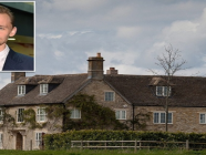 ခမ်းနားထည်ဝါတဲ့ ဗြိတိန်မင်းသား Tom Hiddleston ရဲ့ နေအိမ်ကြီး